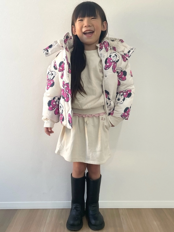 可愛すぎる！ミニーちゃんの総柄アウター