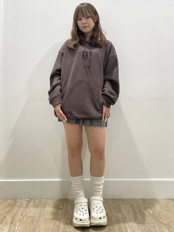 秋意識♪ブラウンパーカーのスタイリング | Gap公式オンラインストア