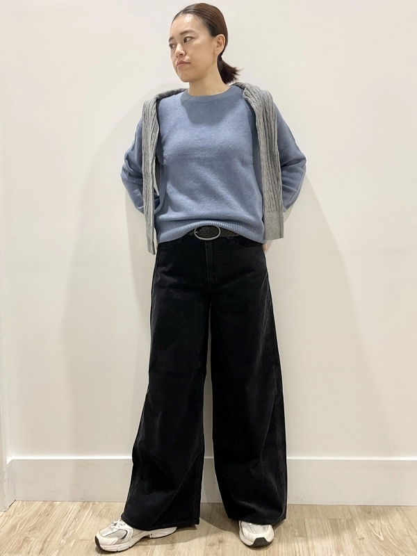 【カシミヤタッチ】くすみブルー大人カジュアルコーデ