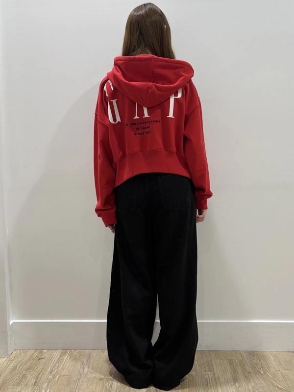 30周年】レッド＆ブラックコーデ☆のスタイリング | Gap公式オンライン