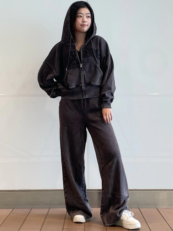 大人気お尻ロゴセットアップ