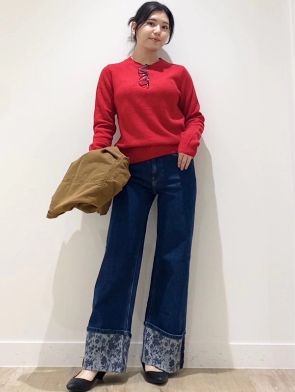 差し色レッドでシンプル着こなしコーデ
