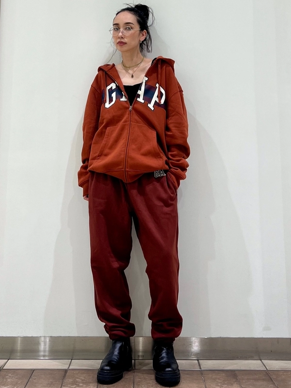 【トレンドカラー】GAPロゴセットアップ