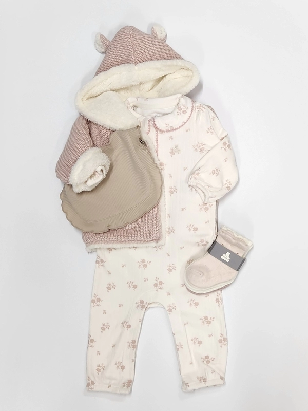 人気の裏ボアカーディガンでナチュラルコーデ！！