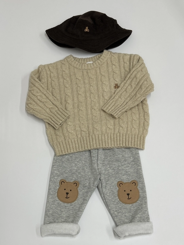 ケーブルセーターコーデ！