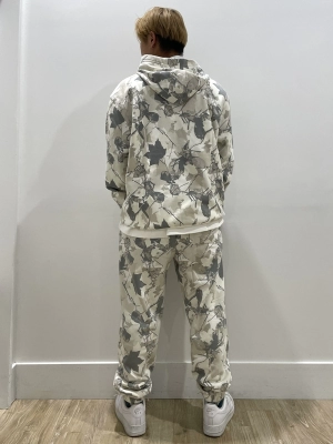 迷彩スウェットセットアップ♪のスタイリング | Gap公式オンラインストア