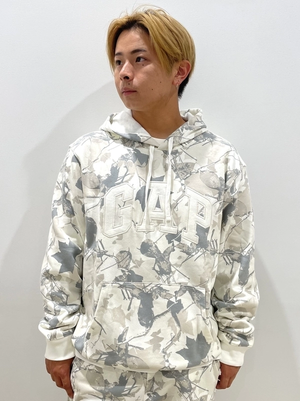 迷彩スウェットセットアップ♪のスタイリング | Gap公式オンラインストア