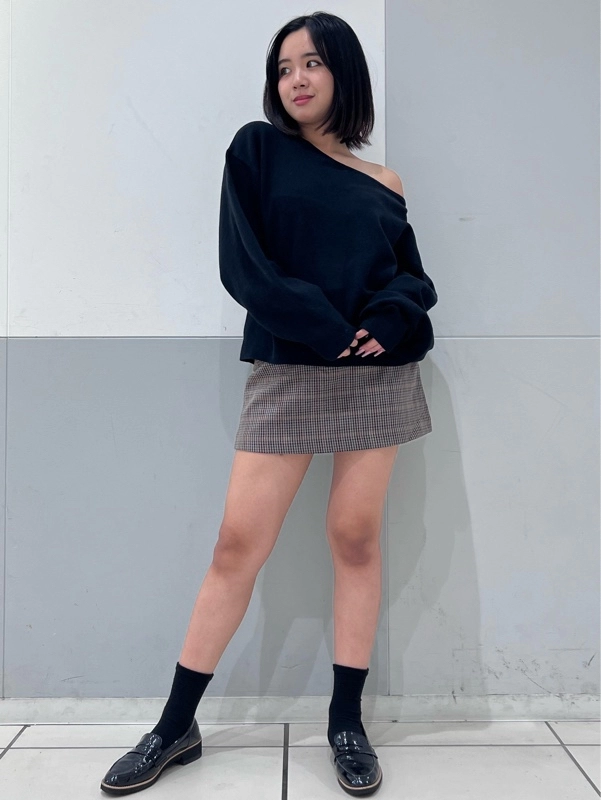 オフショル！]カシミヤタッチセーターのスタイリング | Gap公式