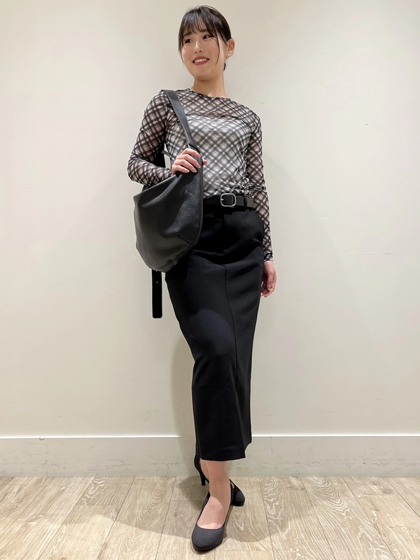 ブラックで大人コーデ