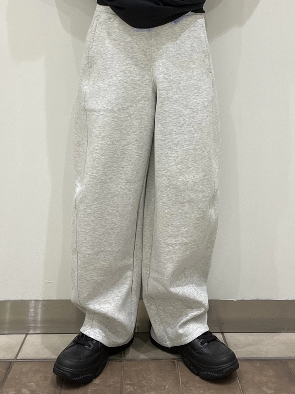 Billie Eilish 完売品 レア スウェット パンツ セットアップ 白S 新作】Billie Eilish Tシャツ | Gap公式オンラインストア