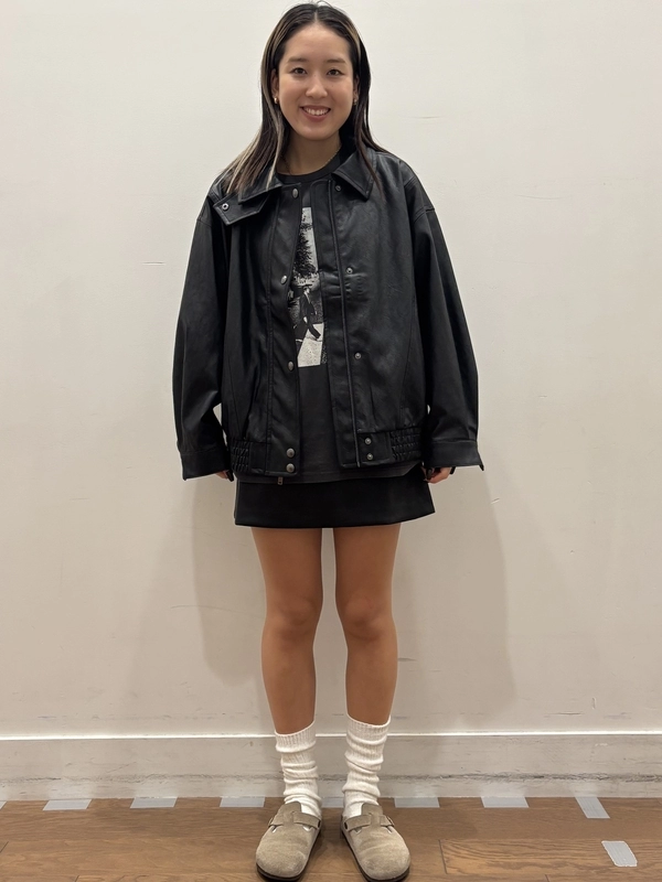 ヴィーガンレザーブラックコーデ