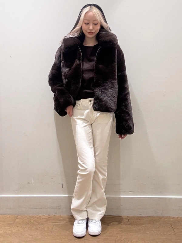 フェイクファージャケットコーデ