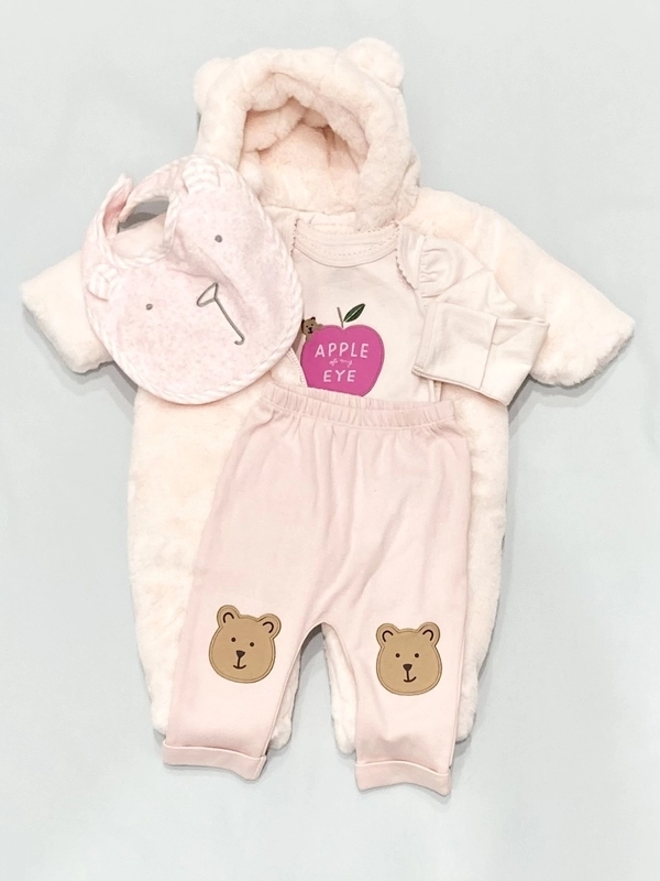 お出かけ準備も簡単！クマさんカバーオール