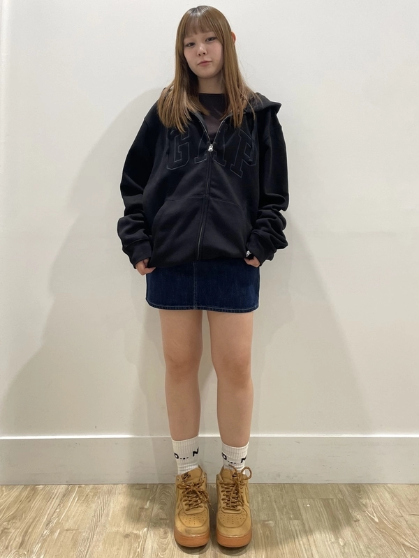 大人気★ロゴジップパーカー