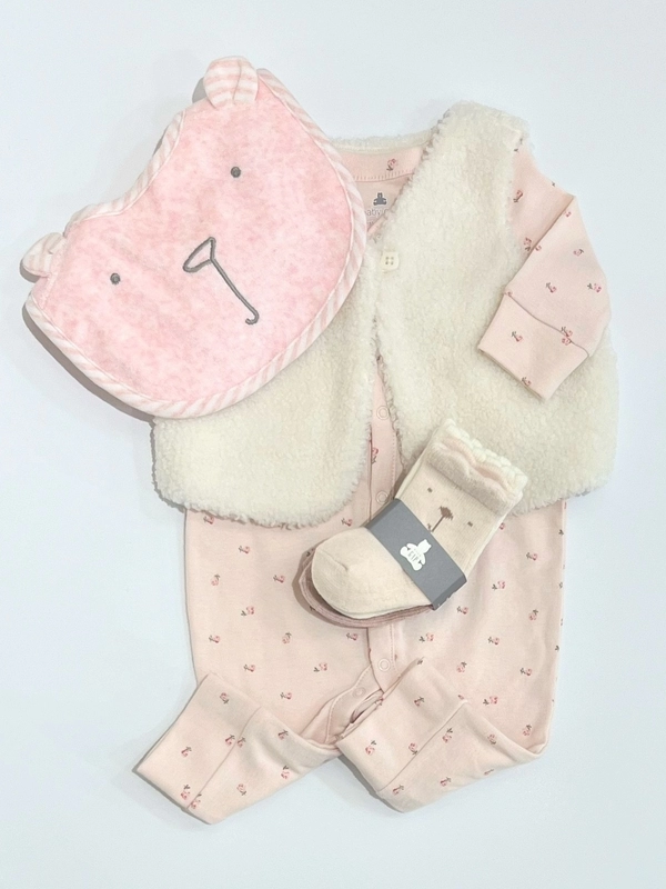 ベビーギフトコーデ