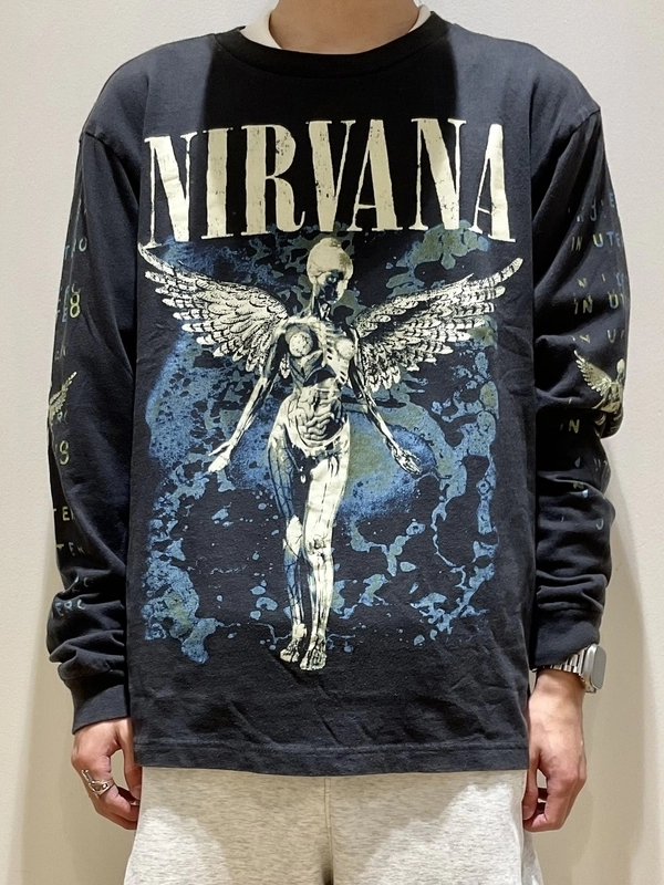 ニルヴァーナ長袖Tシャツのスタイリング | Gap公式オンラインストア