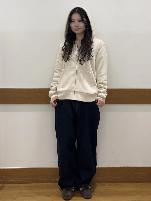 パーカーコーデ