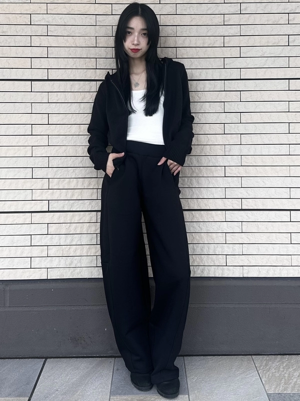 【オススメ】バレルスウェットパンツ×カシミヤタッチパーカー