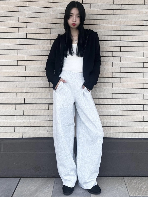 【オススメ】バレルスウェットパンツ×カシミヤタッチパーカー