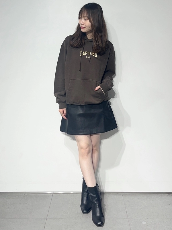 【NEWロゴパーカー!】スウェット×レザーコーデ