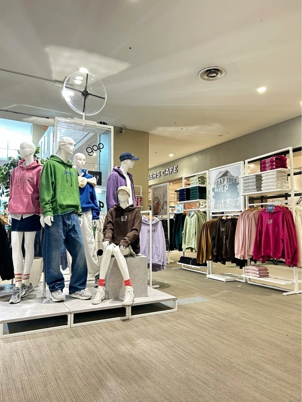【Gap LOGO POP-UP SHOP 開催】