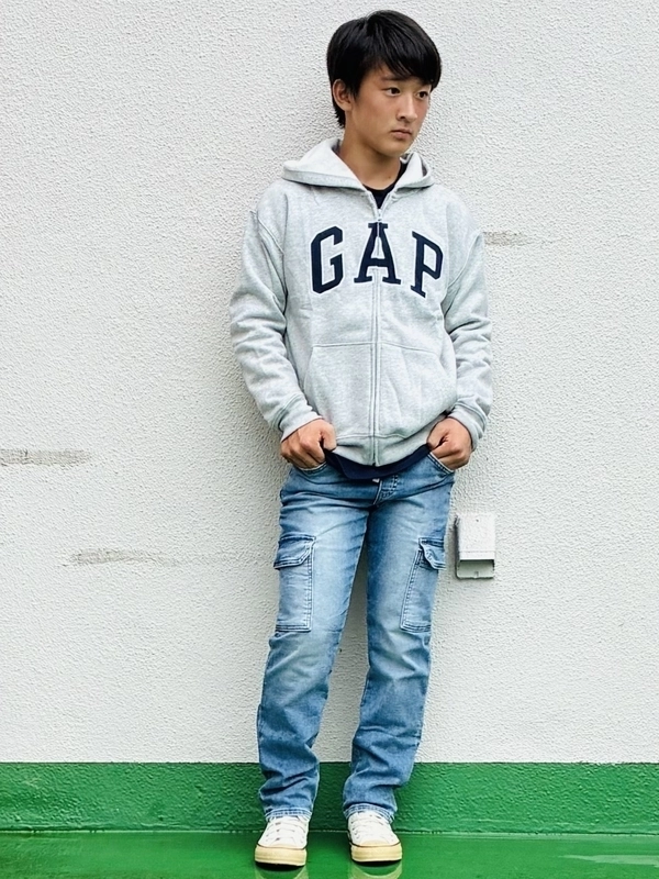 キッズ【定番のロゴパーカーコーデ】