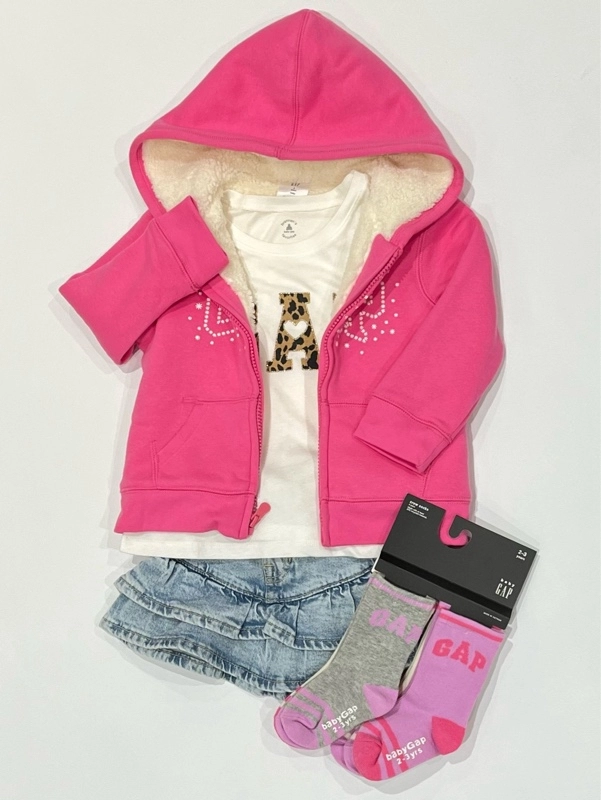 GAPもふもふロゴパーカー