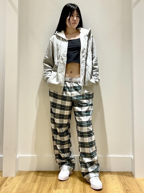 ふわふわ柔らか裏ボアジップアップパーカー