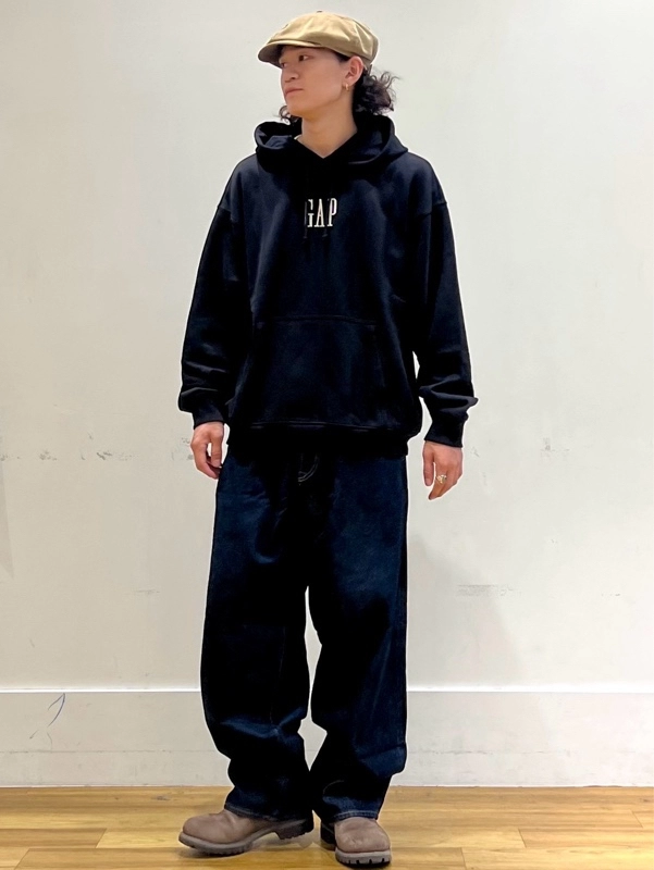 シルエットがかっこいい◎ロゴパーカー