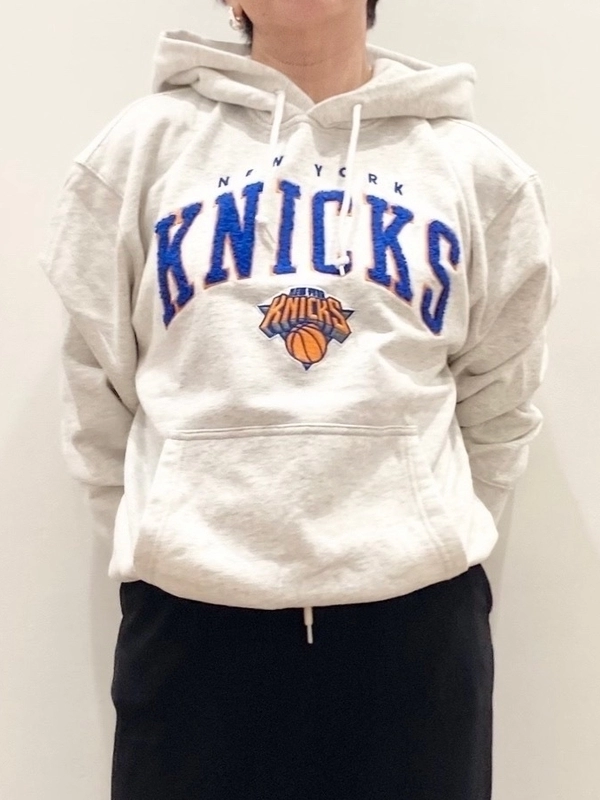 NBA Collection ニューヨーク・ニックスのスタイリング | Gap公式