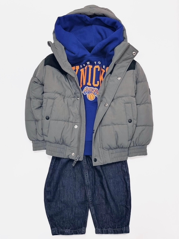 NBAコラボ】ニューヨーク ニックスパーカーのスタイリング | Gap公式