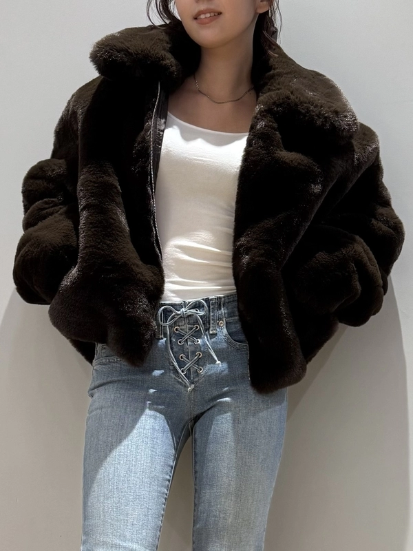 ブラウンファーが可愛い♡大人っぽコーデのスタイリング | Gap公式