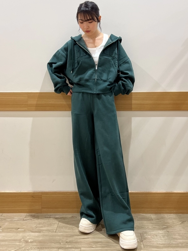 【SNSで大バズり!人気セットアップから新色が入荷!】