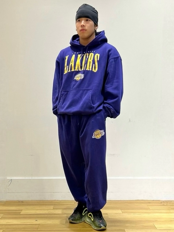 NBAコレクション】ロサンゼルス レイカーズのスタイリング | Gap公式