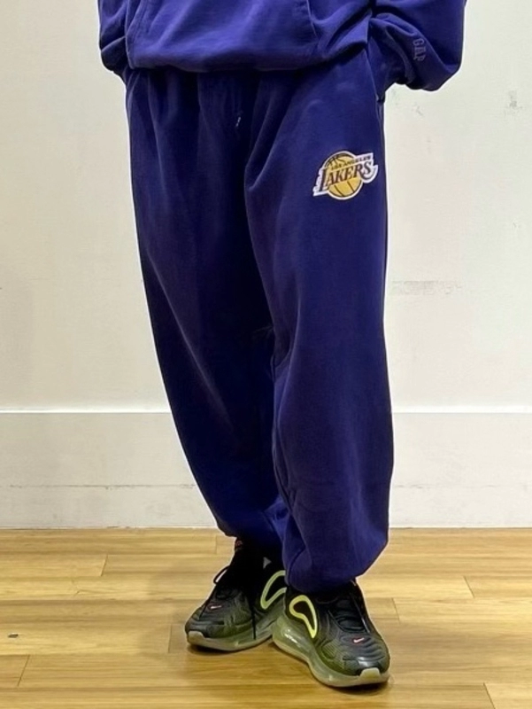 NBAコレクション】ロサンゼルス レイカーズのスタイリング | Gap公式