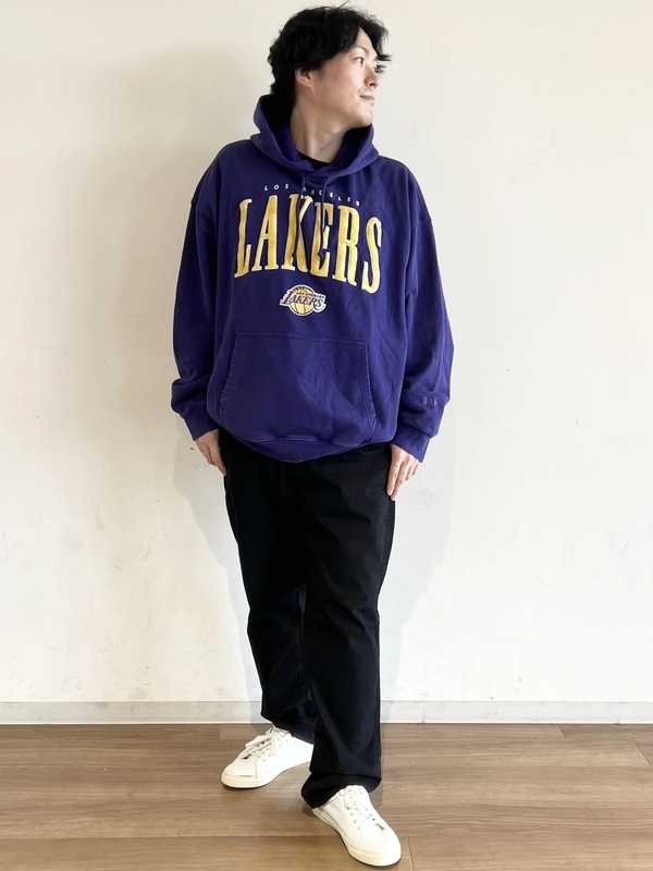  GAP×NBA レイカーズコーデ