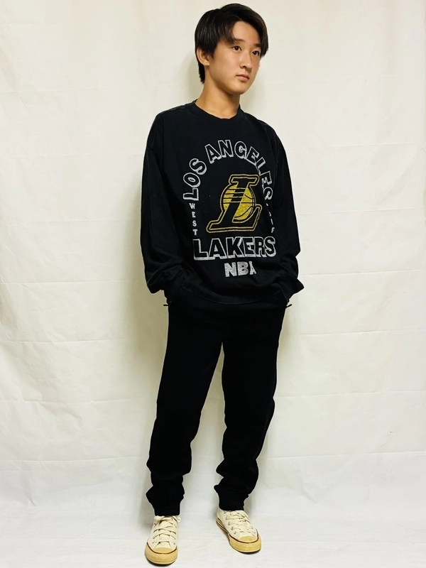 キッズ【バスケ大好き少年】レイカーズTシャツ