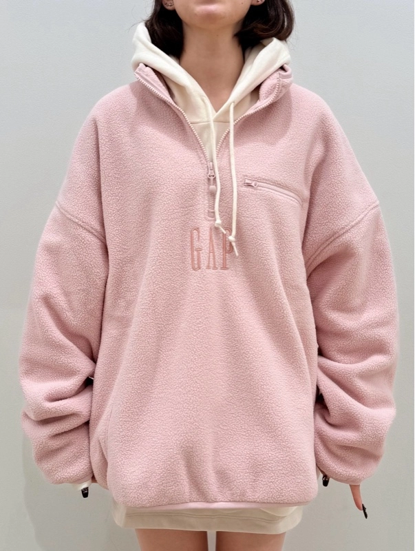 New】ボアGAPロゴハーフジップのスタイリング | Gap公式オンラインストア