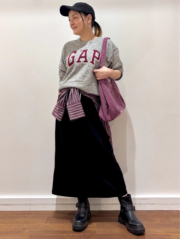 『GAPロゴセーターdeちょっと大人カジュアルコーデ』