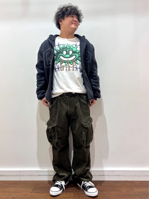 『人気のGAPロゴシェルパパーカーdeカジュアルコーデ』