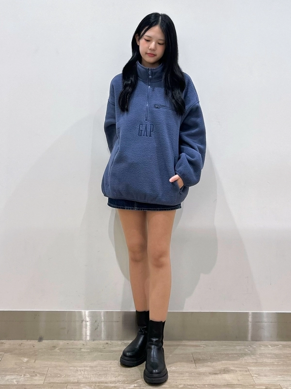 Gap公式オンラインストア | ボア オーバーサイズ ハーフジップ GAPロゴ