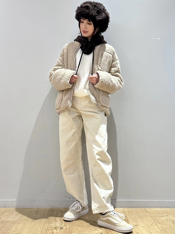 【ワントーンで魅せるリラックスコーデ】