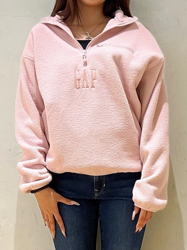 ピンクが可愛いハーフジップのスタイリング | Gap公式オンラインストア