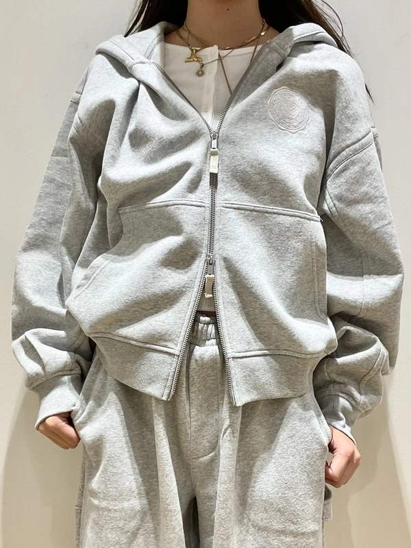 新作ダブルジップ！スウェットセットアップのスタイリング | Gap公式