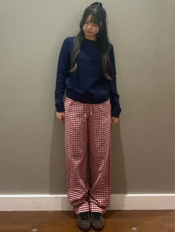 ネイビー×チェックパンツ