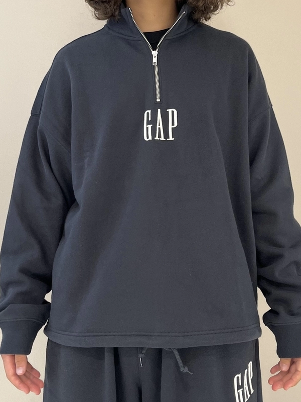 新作】スウェットセットアップのスタイリング | Gap公式オンラインストア