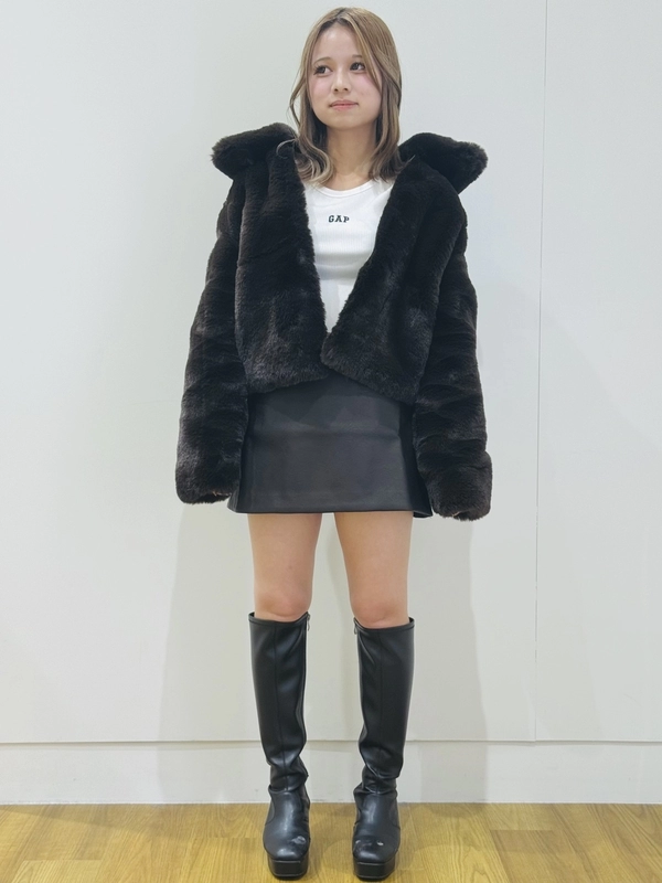 フェイクファージャケットのスタイリング | Gap公式オンラインストア