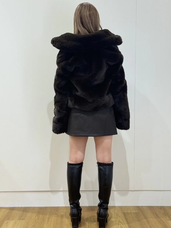 フェイクファージャケットのスタイリング | Gap公式オンラインストア