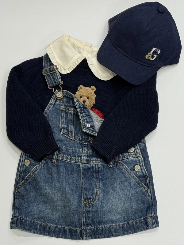 サロペットスカート×セーター