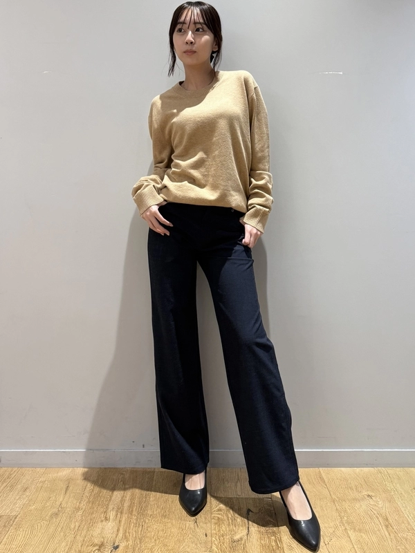 ベージュ×ネイビー シンプルコーデ♡